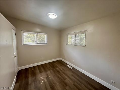2356 Newton Street Akron OH 44305