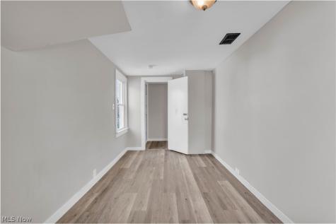 7945 Lorain Avenue Cleveland OH 44102