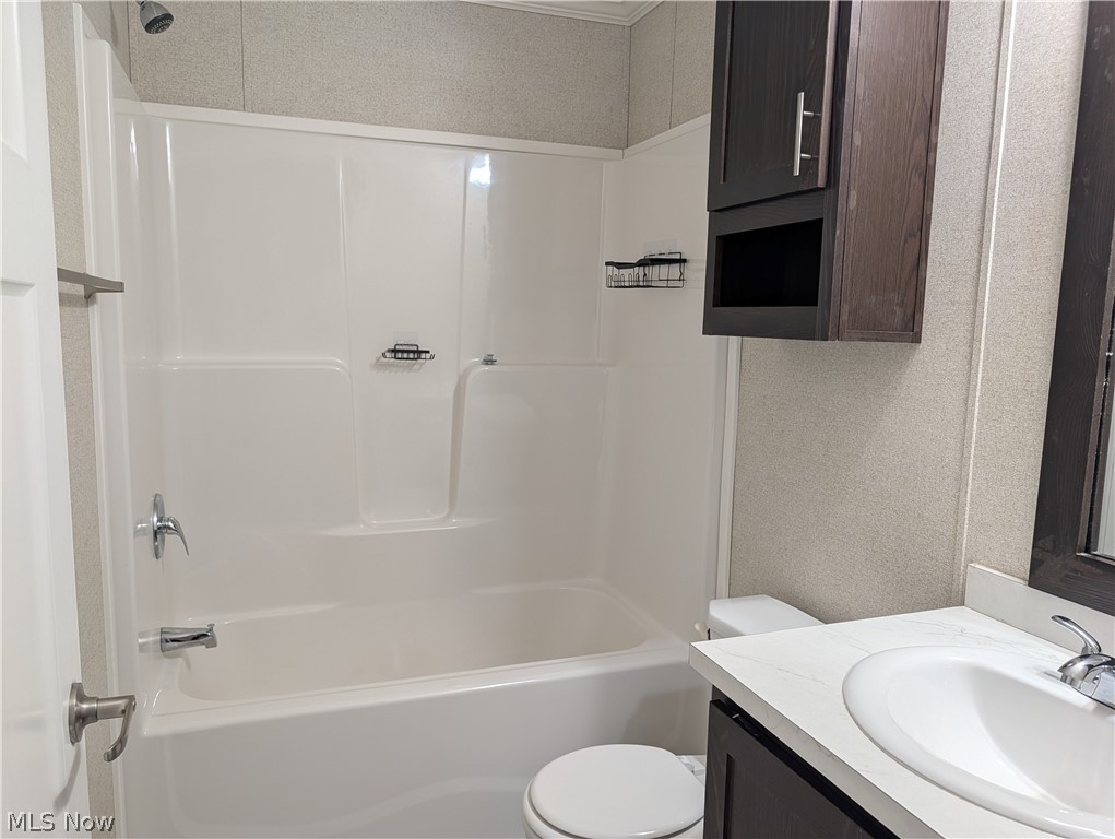 205 Greembriar Drive Elyria OH 44035