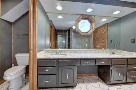 186 S Main Street Hudson OH 44236
