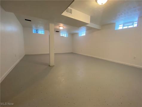 854 E 258th Street Euclid OH 44132
