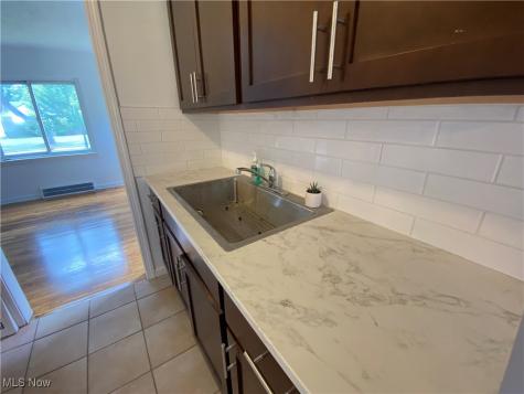 854 E 258th Street Euclid OH 44132