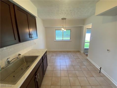854 E 258th Street Euclid OH 44132