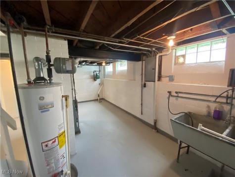 854 E 258th Street Euclid OH 44132