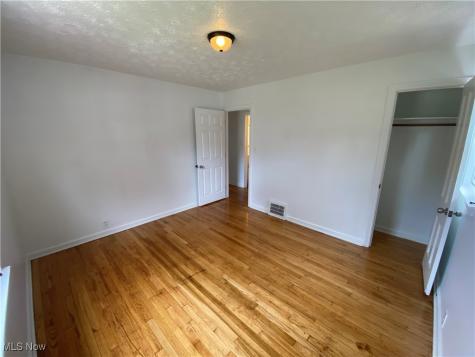 854 E 258th Street Euclid OH 44132