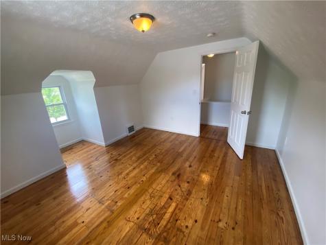 854 E 258th Street Euclid OH 44132