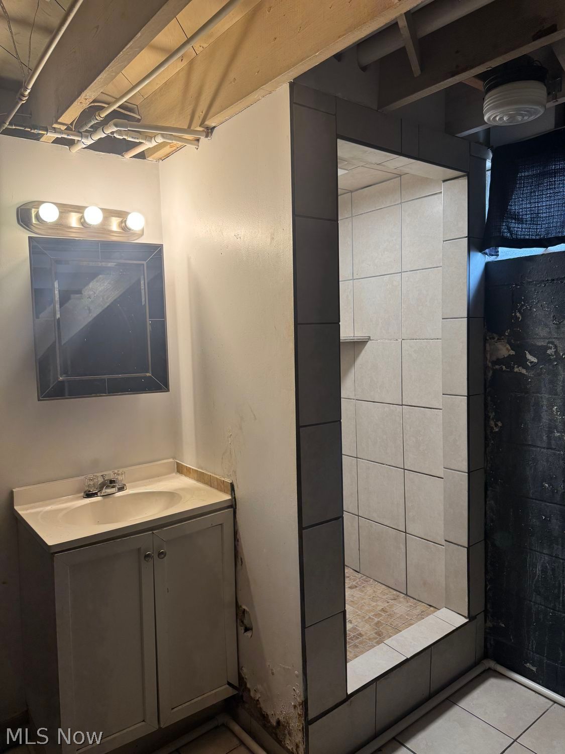 211 N Belle Vista Avenue Youngstown OH 44509