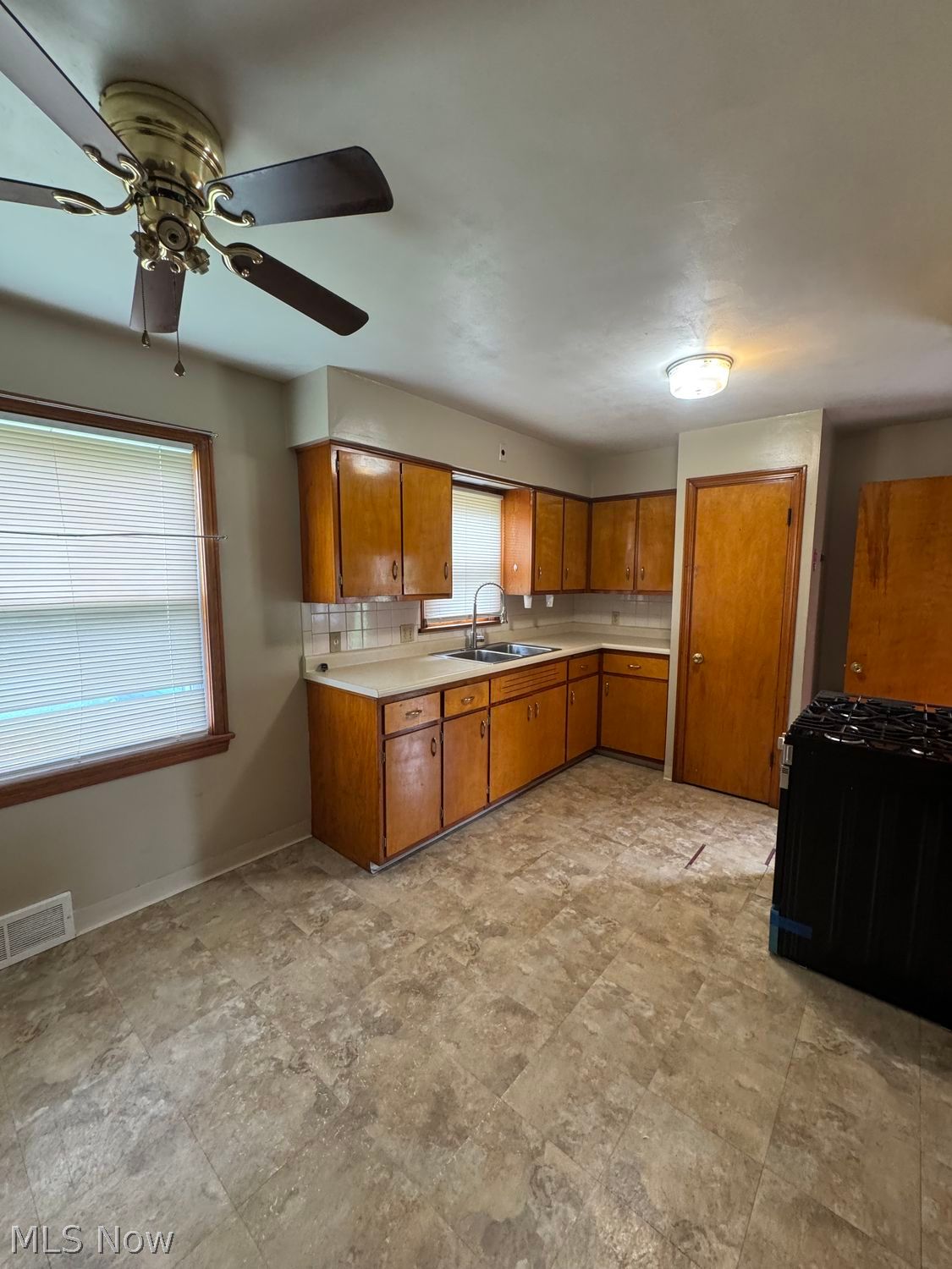 211 N Belle Vista Avenue Youngstown OH 44509