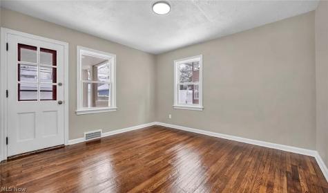 13614 Cedar Road University Heights OH 44118