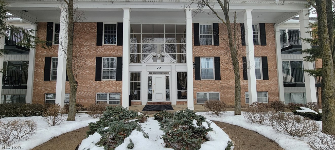 Hudson OH, 77 Atterbury Boulevard, Unit 208