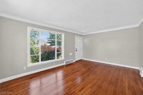 13776 Shady Oak Boulevard Garfield Heights OH 44125