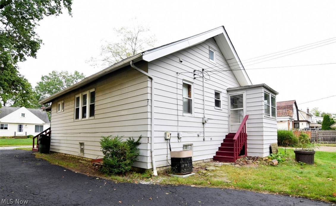 4405 Elmwood Road South Euclid OH 44121