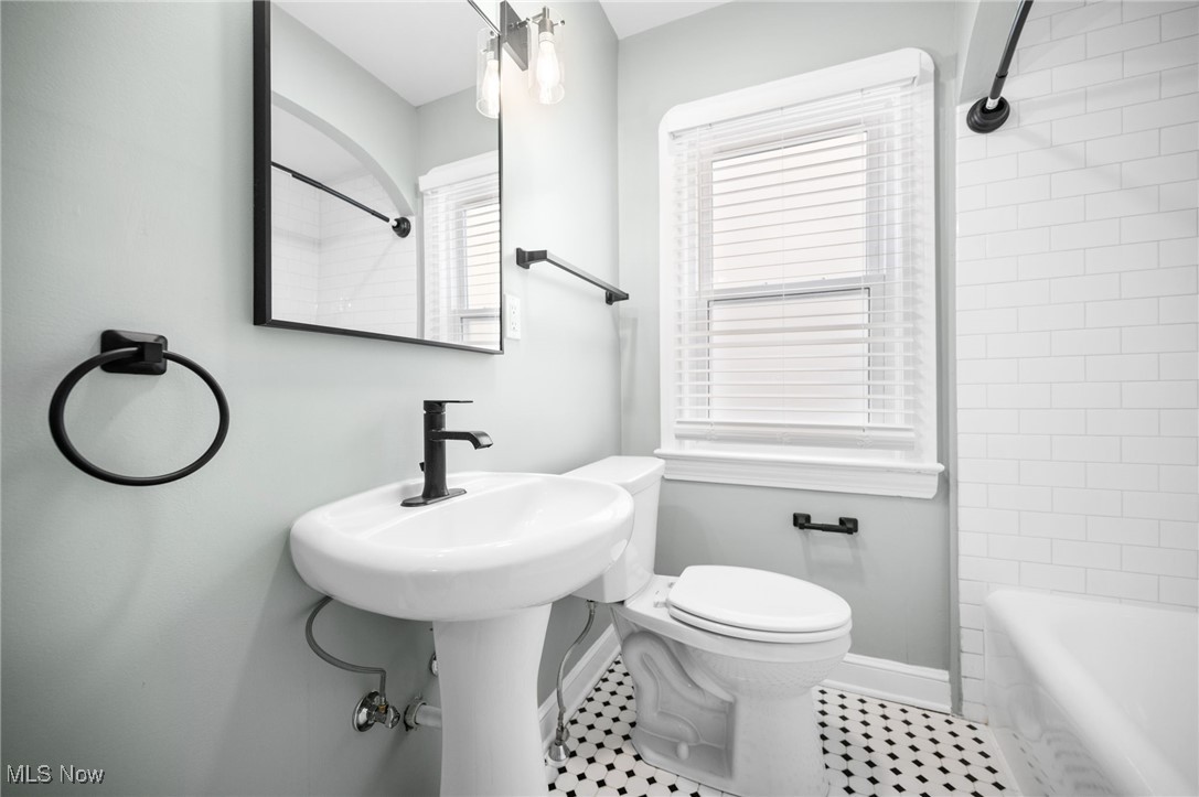 2258 Northland Avenue Lakewood OH 44107