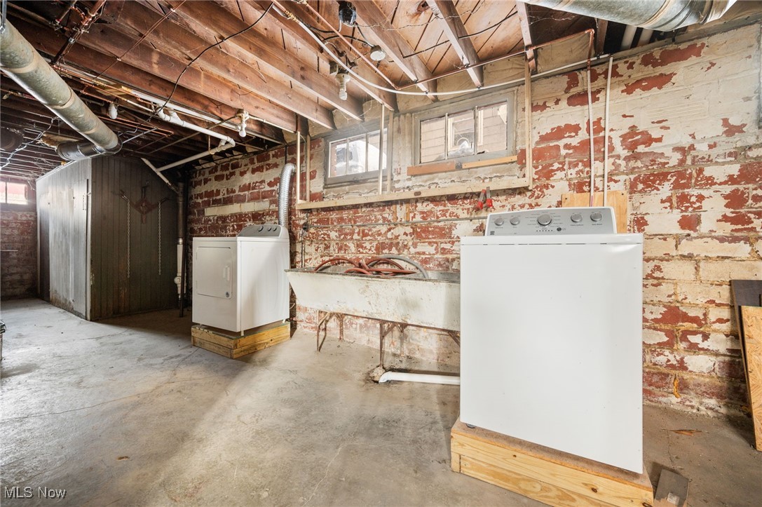 2258 Northland Avenue Lakewood OH 44107