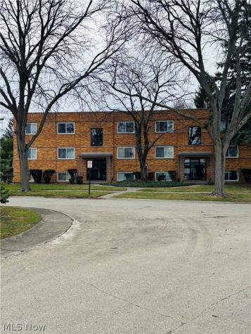 21045 Southbend Circle Rocky River OH 44116