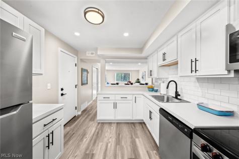 21045 Southbend Circle Rocky River OH 44116