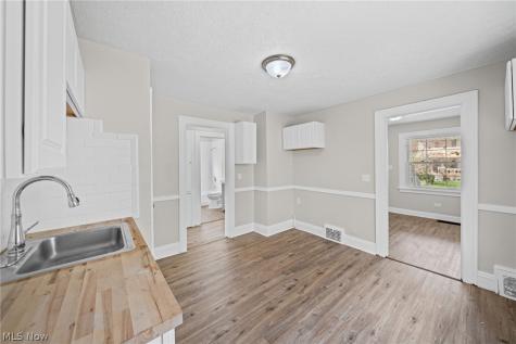 3685 E 149th Street Cleveland OH 44120
