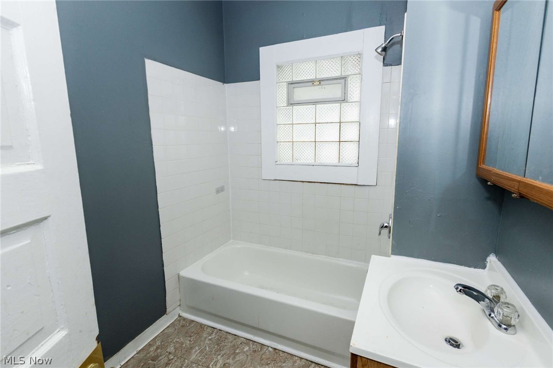 2142 W 105th Street Cleveland OH 44102