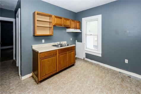 2142 W 105th Street Cleveland OH 44102