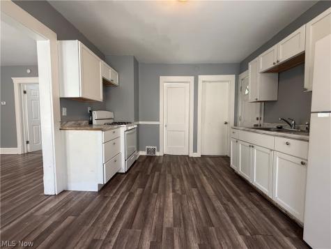 3327 W 88th Street Cleveland OH 44102