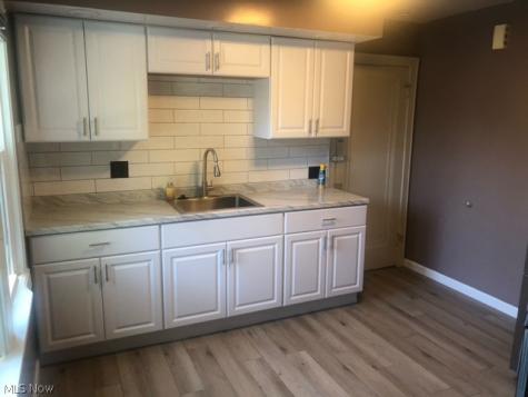 3484 Tuttle Avenue Cleveland OH 44111