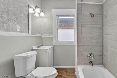 11404 Orville Avenue Cleveland OH 44106
