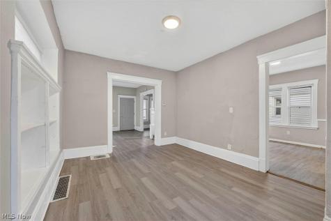 11404 Orville Avenue Cleveland OH 44106