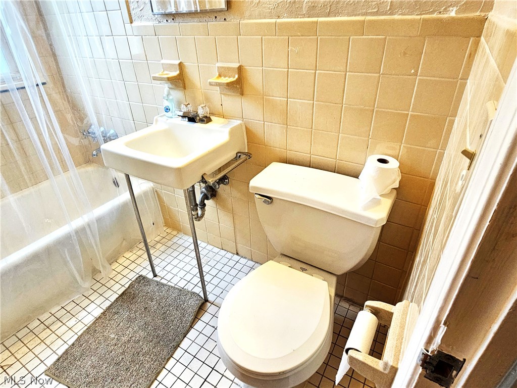 4032 Ridge Road Brooklyn OH 44144