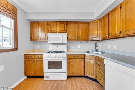 5876 Wickfield Drive Parma Heights OH 44130