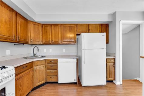 5876 Wickfield Drive Parma Heights OH 44130