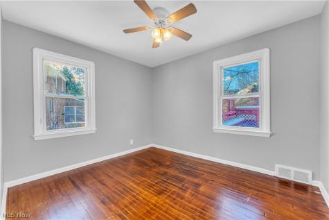 5876 Wickfield Drive Parma Heights OH 44130