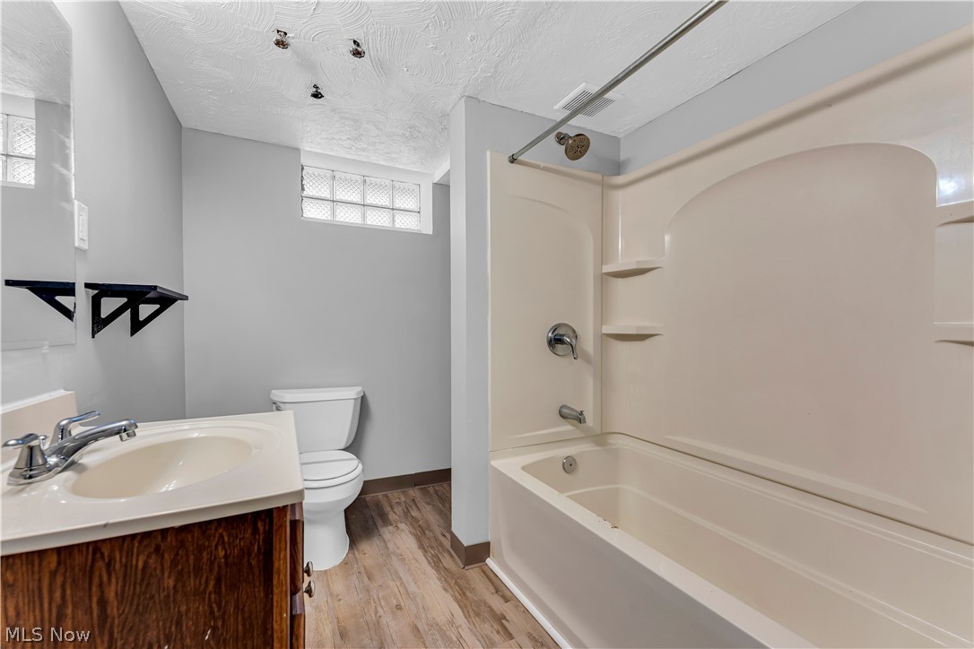 5876 Wickfield Drive Parma Heights OH 44130