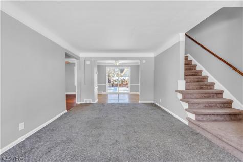 5876 Wickfield Drive Parma Heights OH 44130