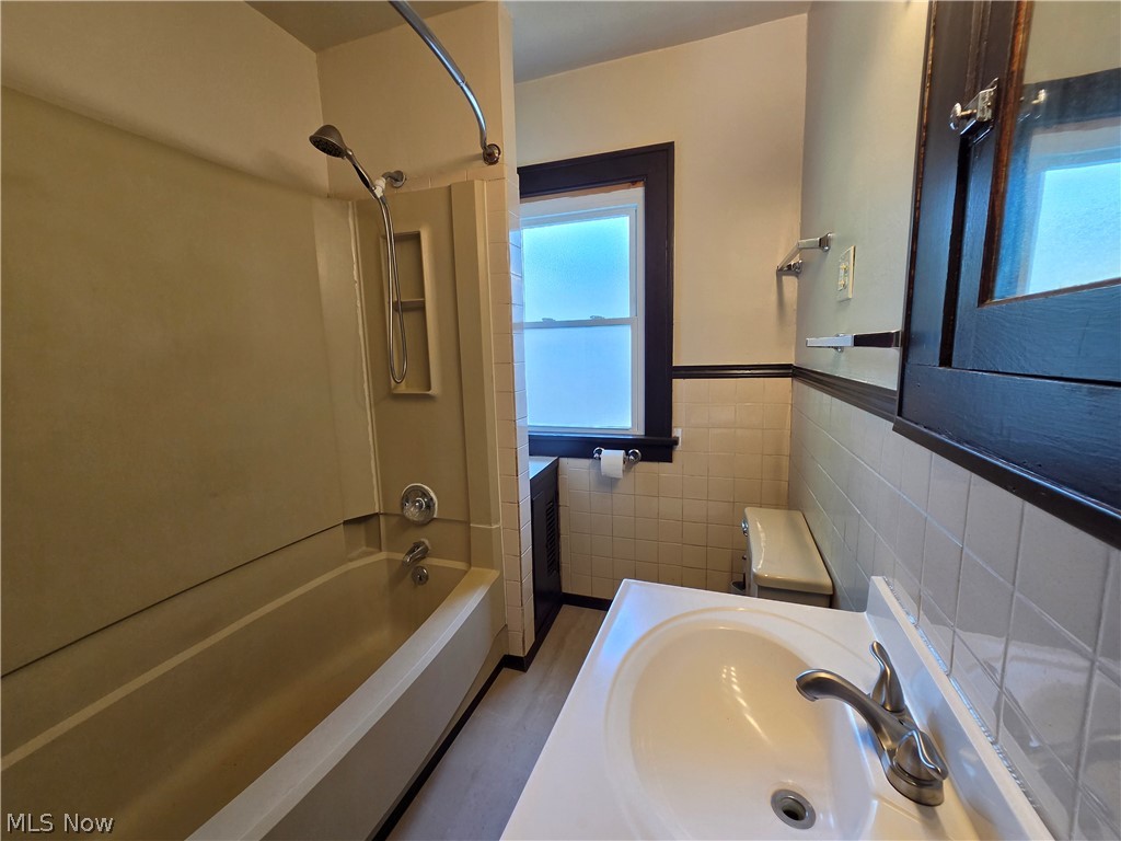 5223 Paine Avenue Maple Heights OH 44137