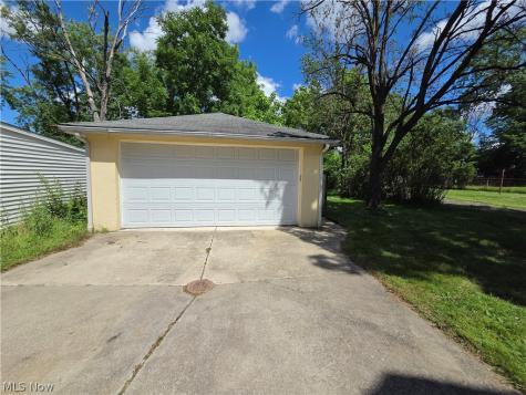 5223 Paine Avenue Maple Heights OH 44137