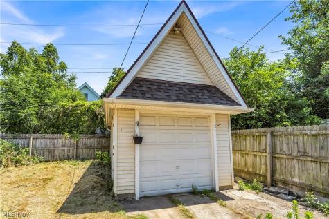 1227 E 170th Street Cleveland OH 44110