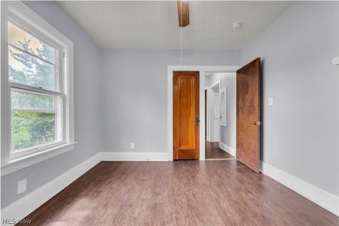 14614 Glendale Avenue Cleveland OH 44128