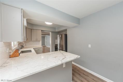 2539 Warrensville Center Road University Heights OH 44118
