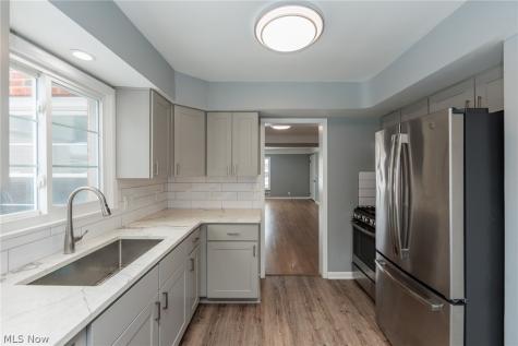 2539 Warrensville Center Road University Heights OH 44118