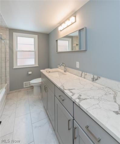 2539 Warrensville Center Road University Heights OH 44118