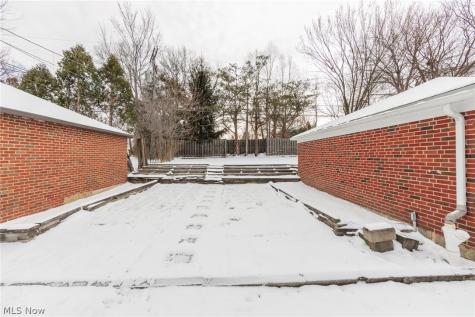 2539 Warrensville Center Road University Heights OH 44118