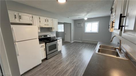229 Brunswick Drive Elyria OH 44035