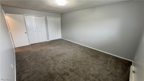 229 Brunswick Drive Elyria OH 44035
