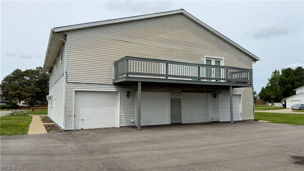 229 Brunswick Drive Elyria OH 44035