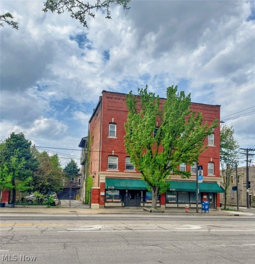 1066 E 62nd Cleveland OH 44103