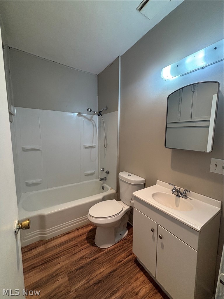 1066 E 62nd Cleveland OH 44103