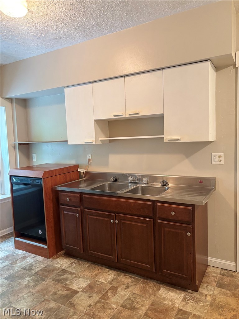 1066 E 62nd Cleveland OH 44103