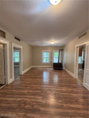 1066 E 62nd Cleveland OH 44103