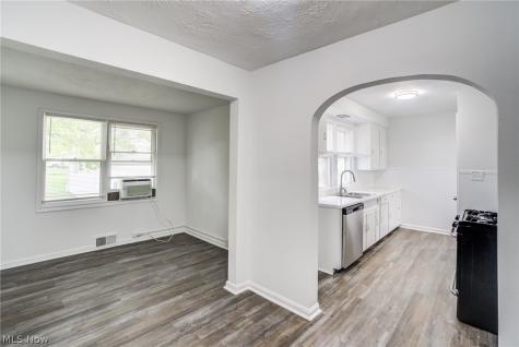 1739 Longwood Drive Mayfield Heights OH 44124