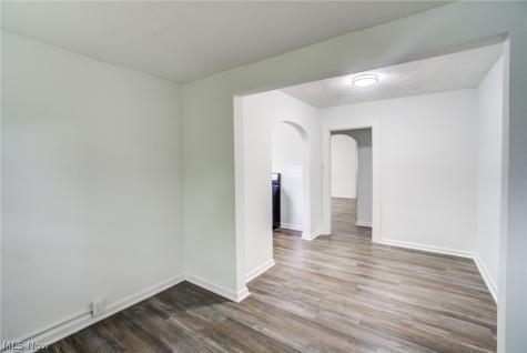 1739 Longwood Drive Mayfield Heights OH 44124